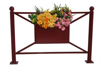 Barrière déco Pornic avec jardiniére